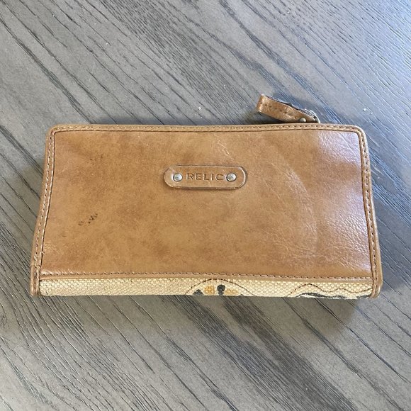 Relic Handbags - RELIC - Women's Brown and Tan Leather Wallet